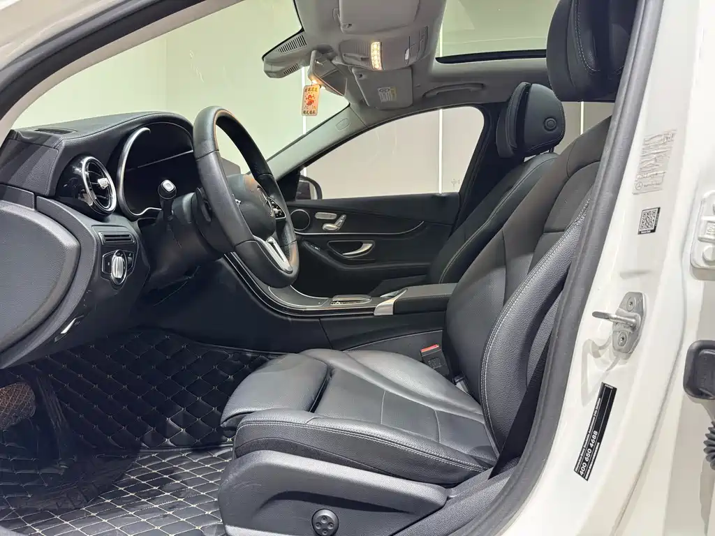 Mercedes-Benz C-Class 2019 — фото 10