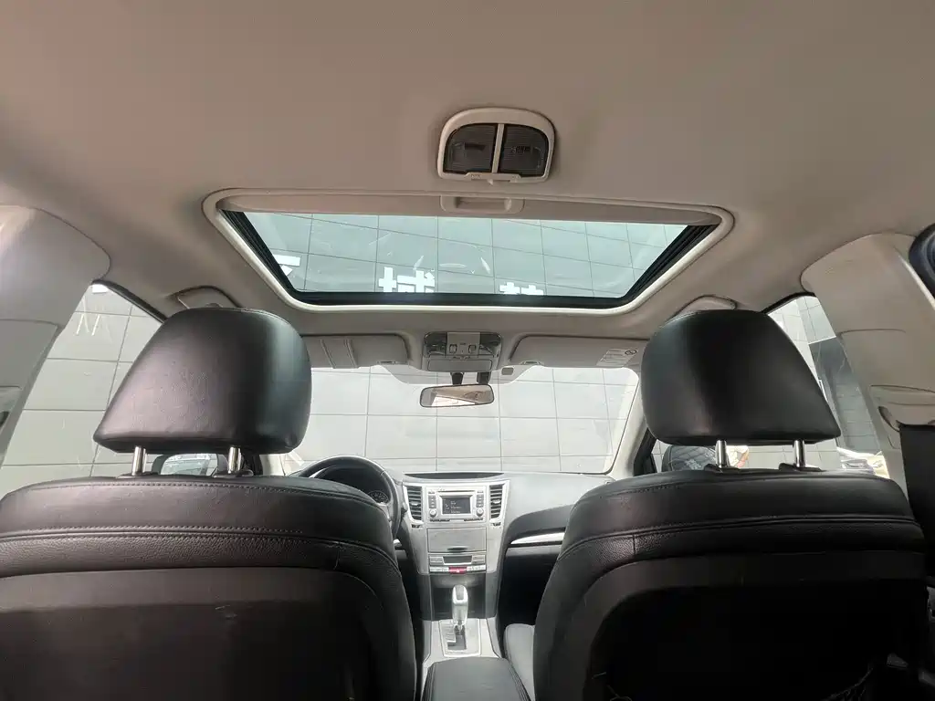 Subaru Outback 2012 — фото 12