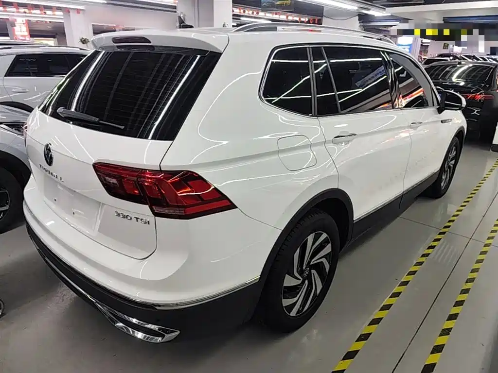 Volkswagen Tiguan L 2024 — фото 7