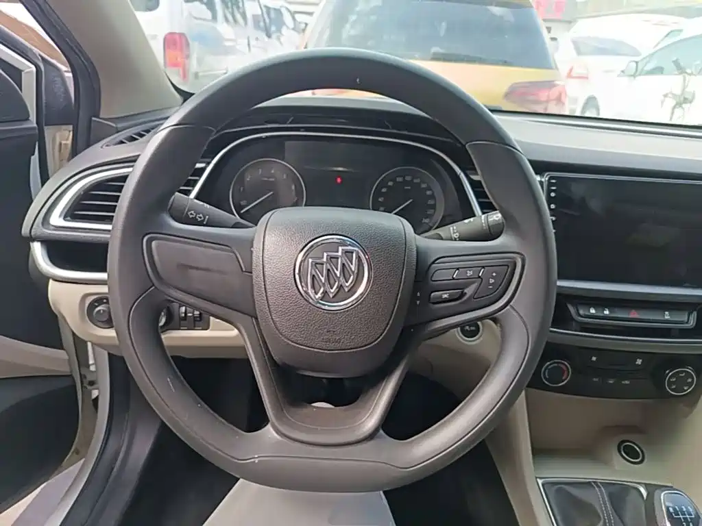 Buick Excelle 2017 — фото 11