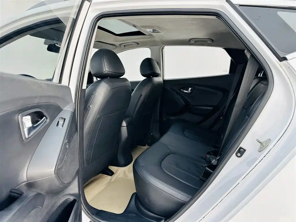 Hyundai ix35 2015 — фото 14
