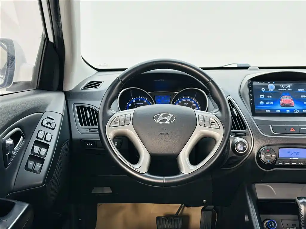 Hyundai ix35 2015 — фото 17