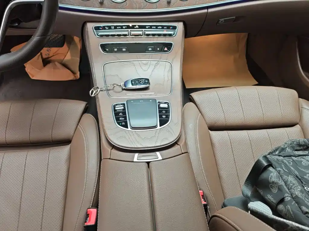 Mercedes-Benz E-Class 2022 — фото 14