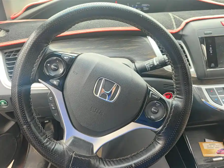Honda Jade 2017 — фото 15