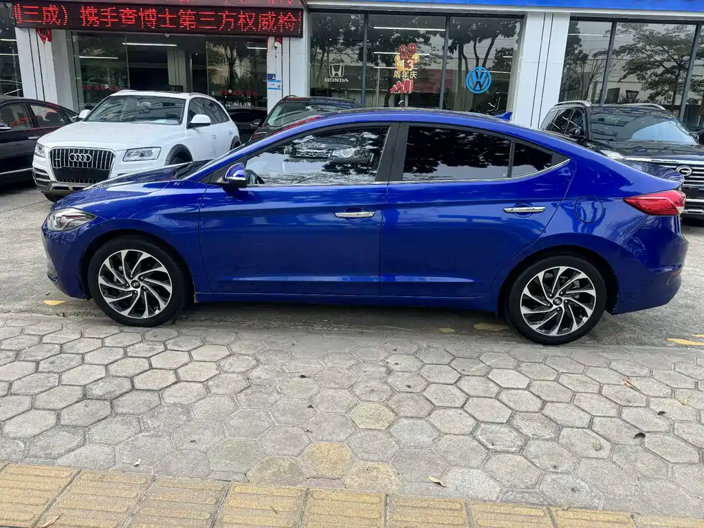 Hyundai Elantra 2020 — фото 14