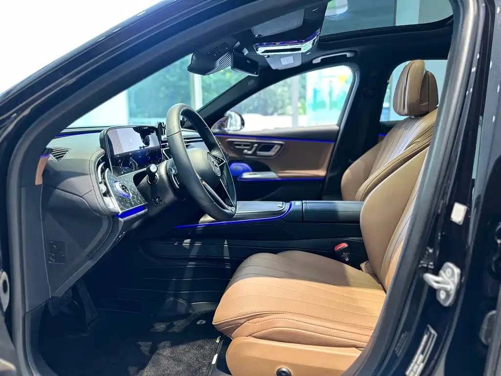 Mercedes-Benz E-Class 2025 — фото 11
