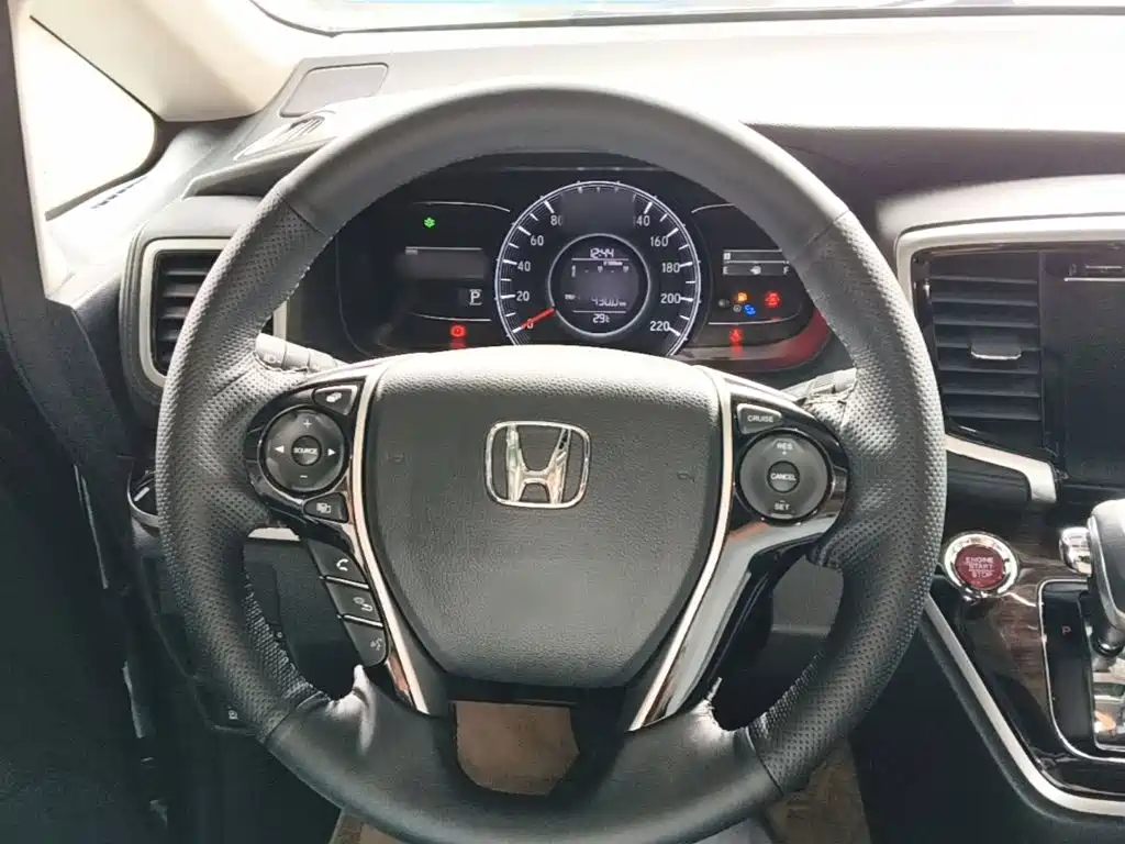 Honda Odyssey 2018 — фото 11
