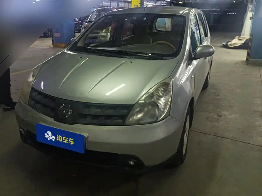 Nissan Livina 2011
