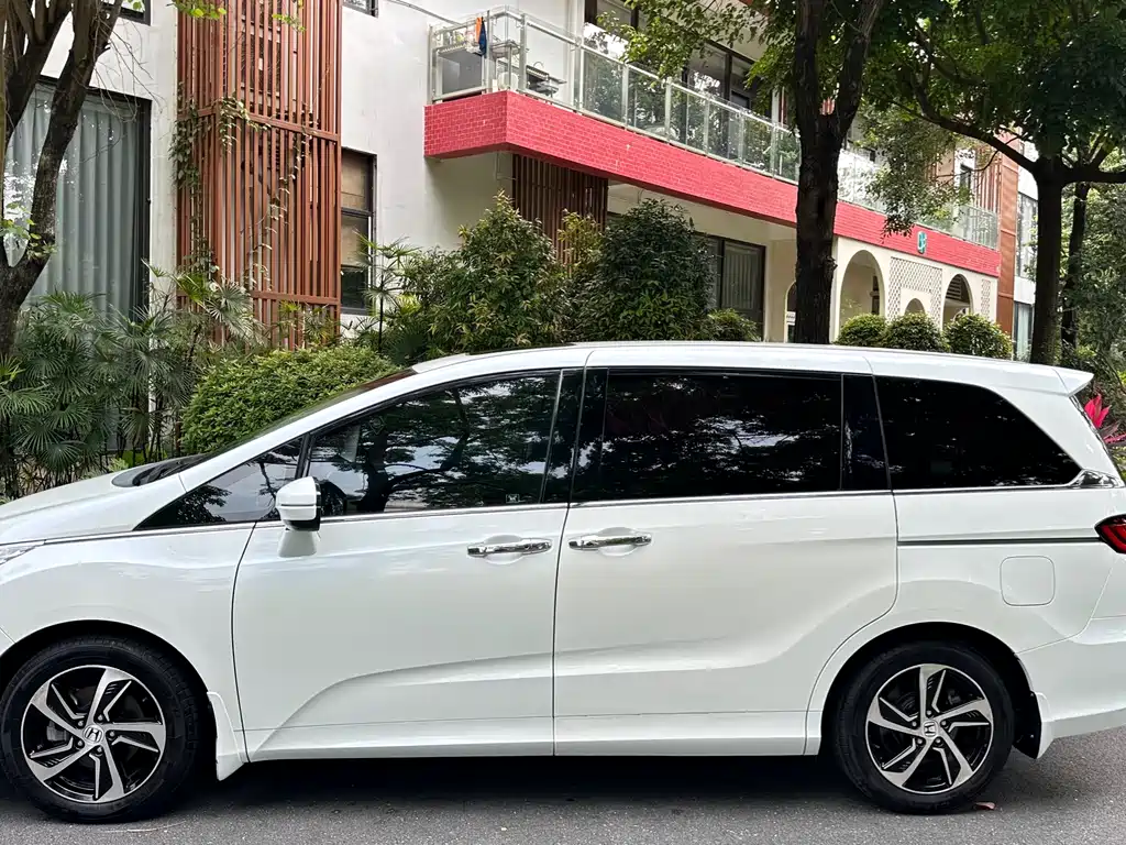Honda Odyssey 2016 — фото 4