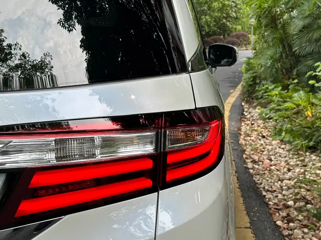 Honda Odyssey 2016 — фото 15