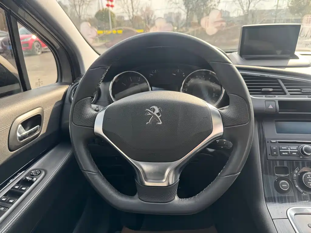 Peugeot 3008 2015 — фото 16