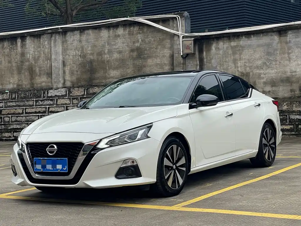 Nissan Teana 2022 — фото 1
