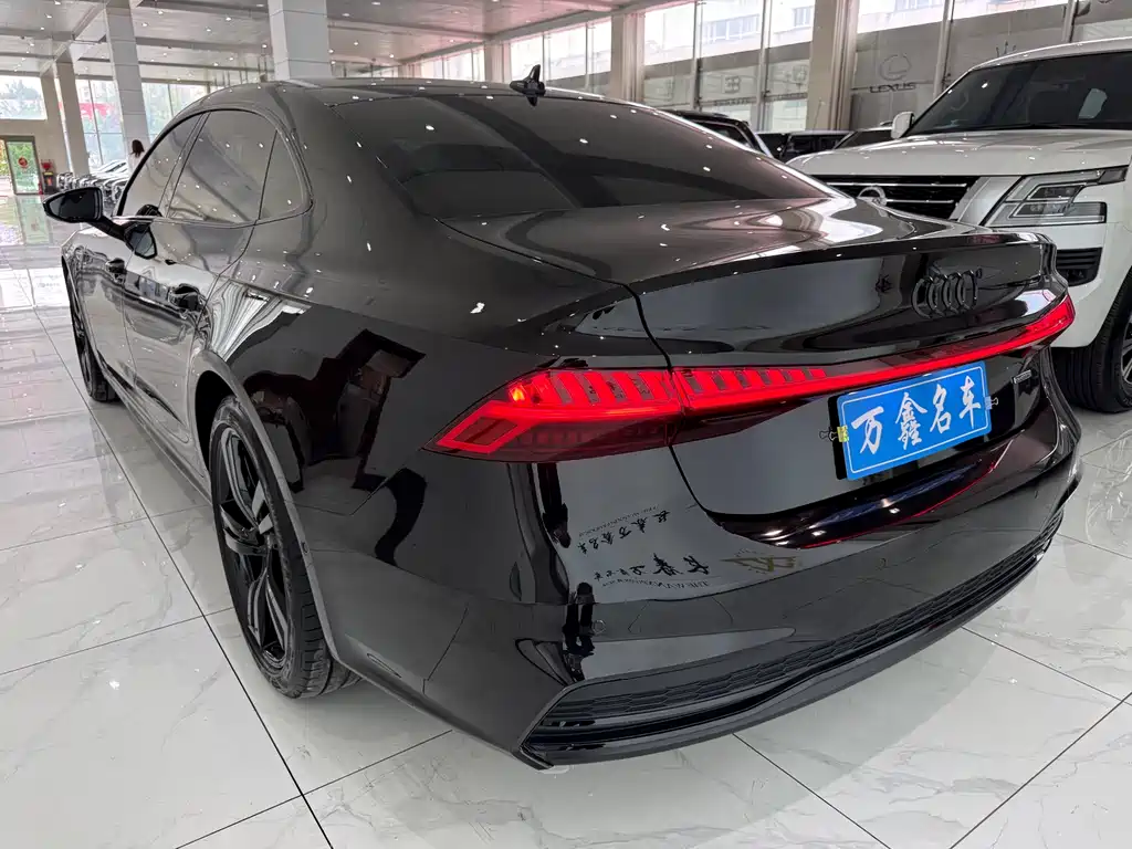 Audi A7L 2023 — фото 17