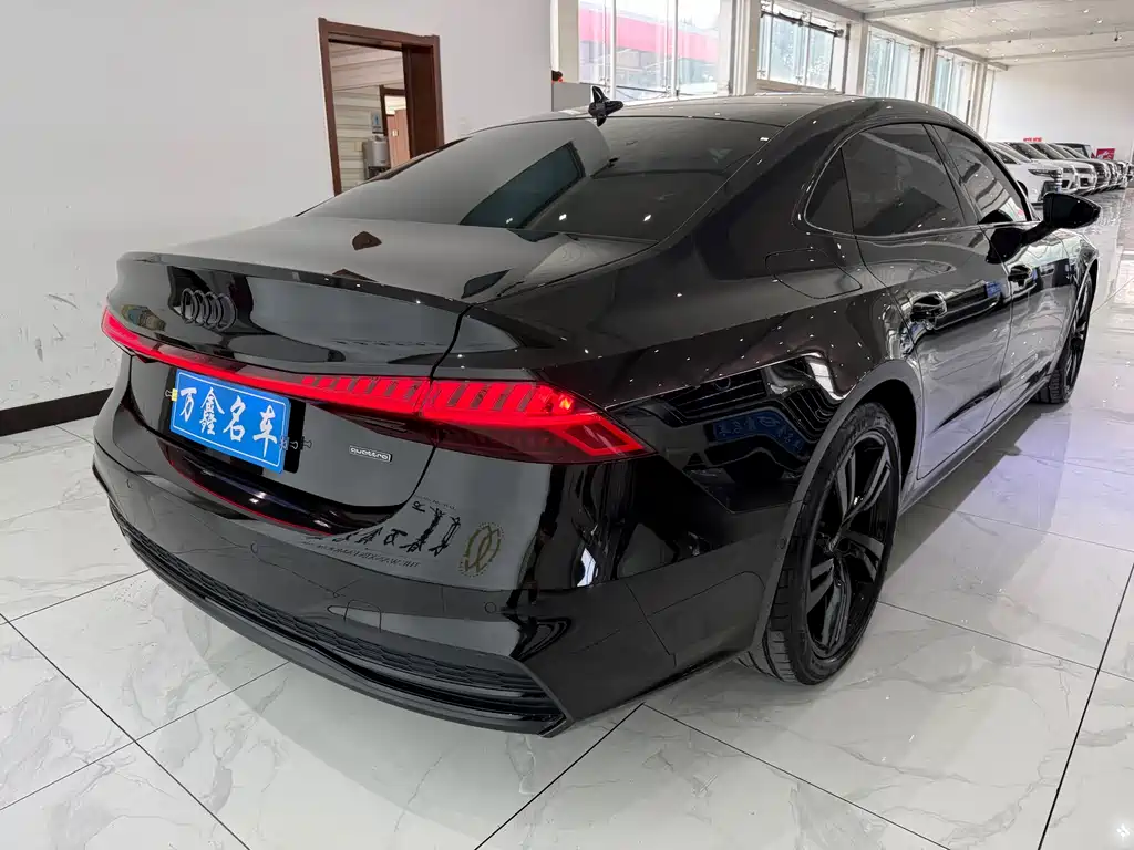 Audi A7L 2023 — фото 19