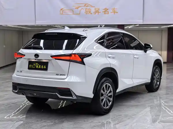 Lexus NX 2019
