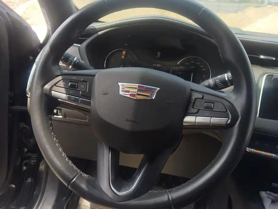Cadillac XT4 2021 — фото 15