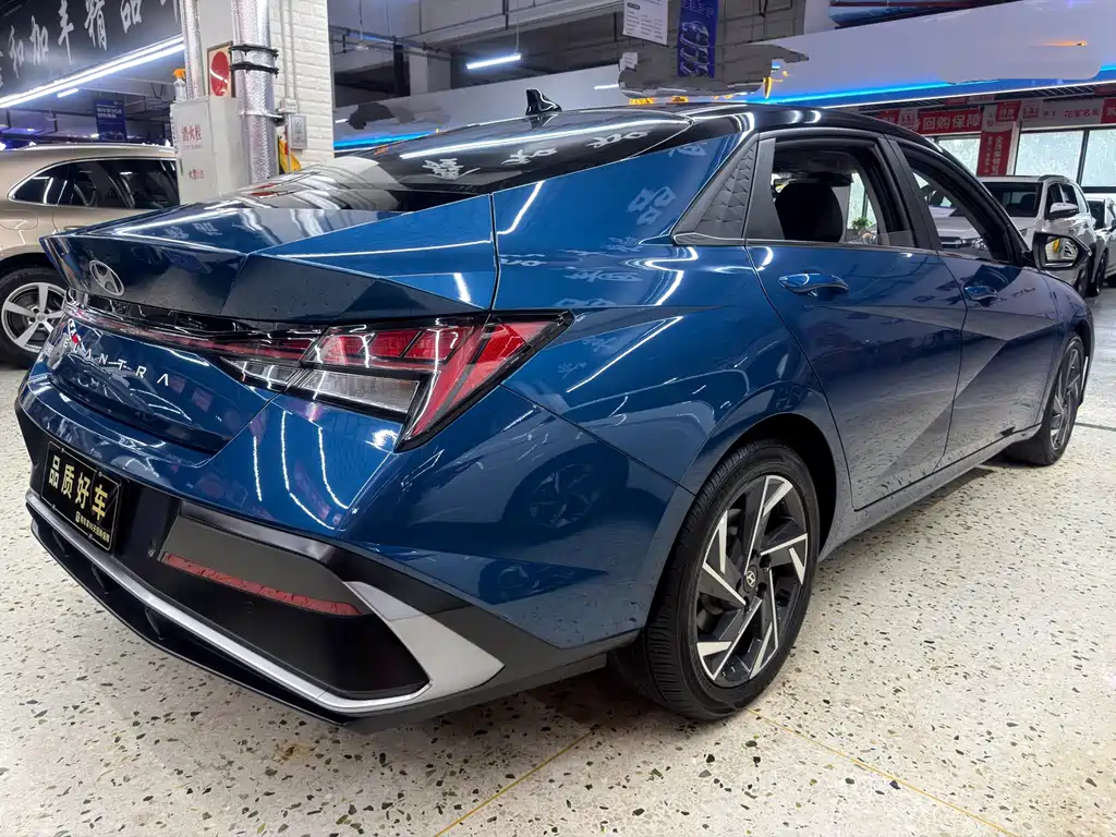 Hyundai Elantra 2023