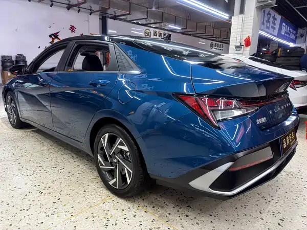Hyundai Elantra 2023