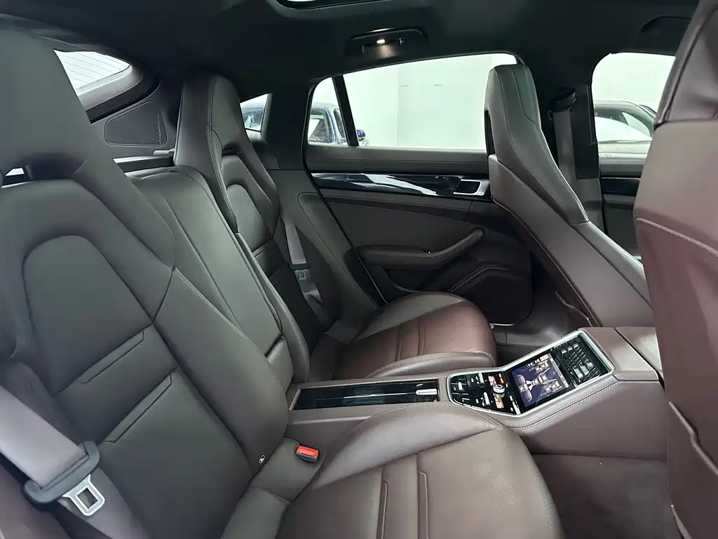 Porsche Panamera 2017 — фото 17