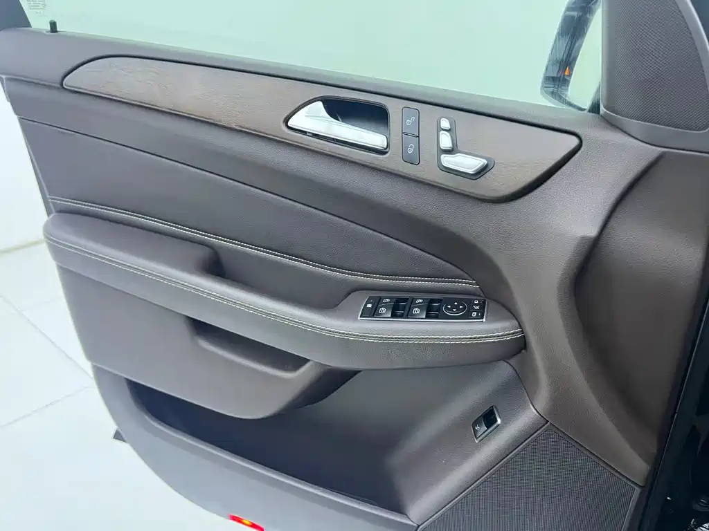 Mercedes-Benz GLE 2017 — фото 11