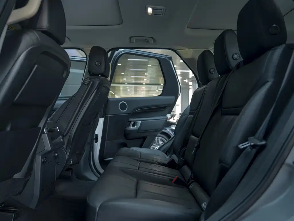 Land Rover Discovery 2018 — фото 12