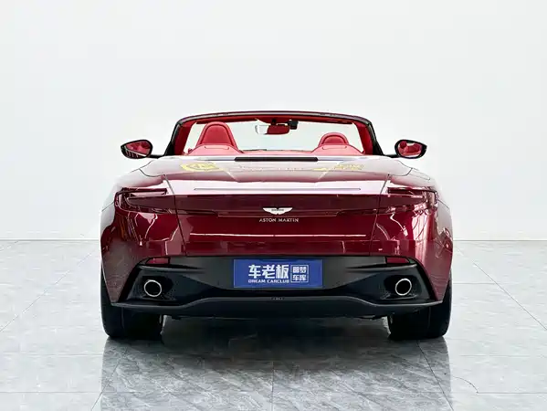 Aston Martin DB11 2022