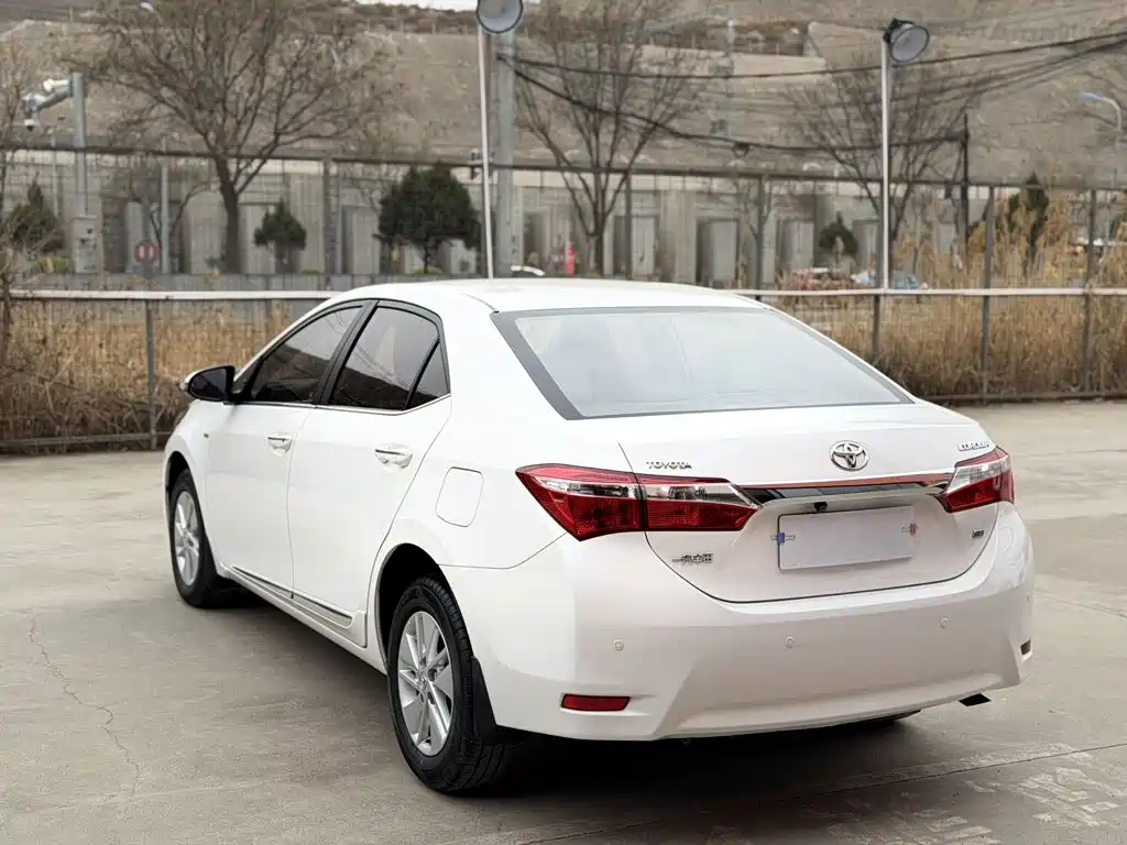 Toyota Corolla 2016 — фото 8