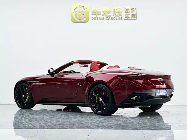 Aston Martin DB11 2022