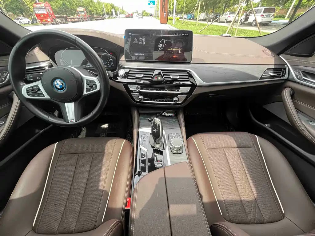 BMW 5 Series New Energy 2022 — фото 8