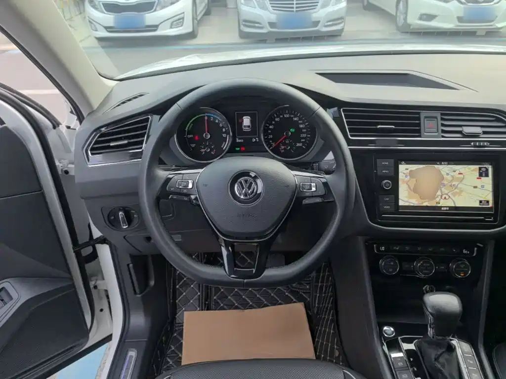 Volkswagen Tiguan L Plug-In Hybrid 2019 — фото 11