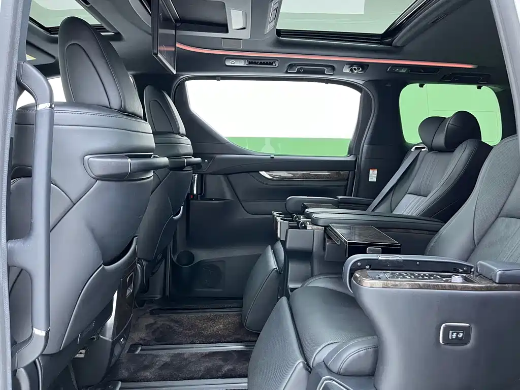 Toyota Vellfire 2021 — фото 5