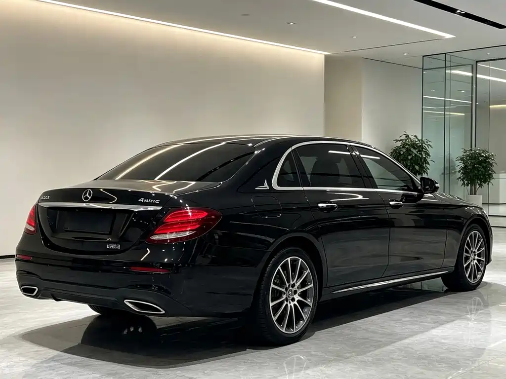 Mercedes-Benz E-Class 2017 — фото 9