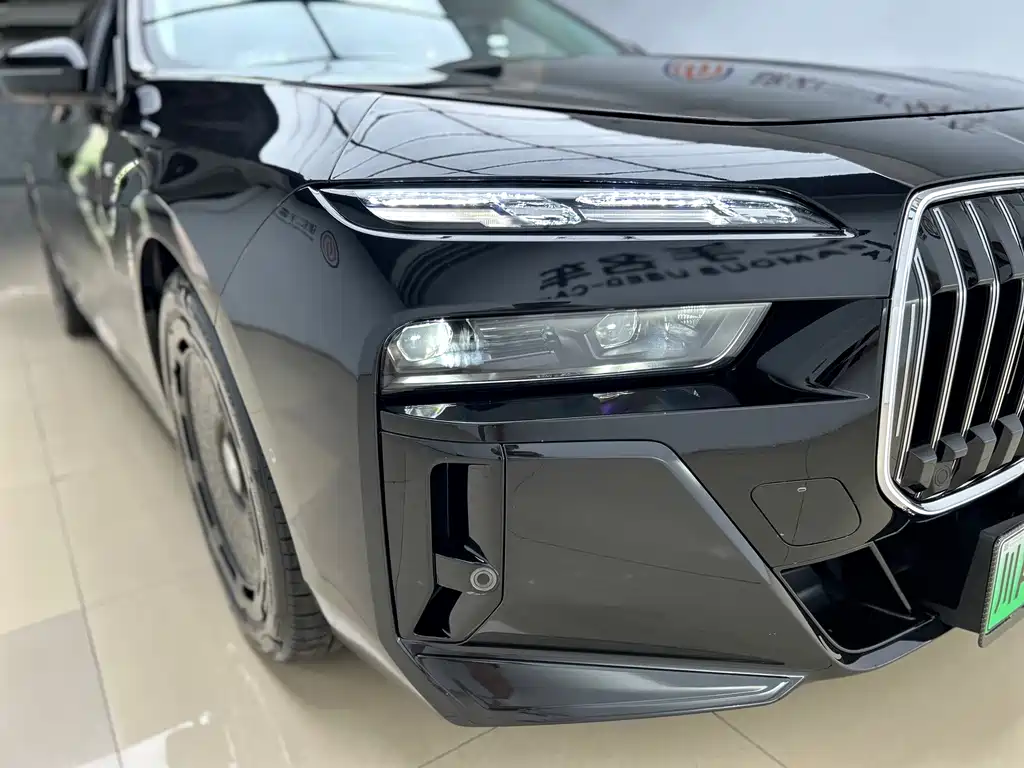 BMW i7 2023 — фото 24