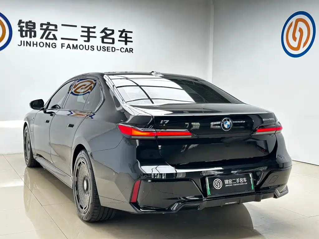 BMW i7 2023 — фото 28