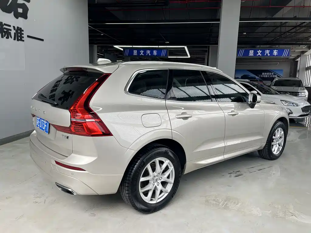 Volvo XC60 2018 — фото 5