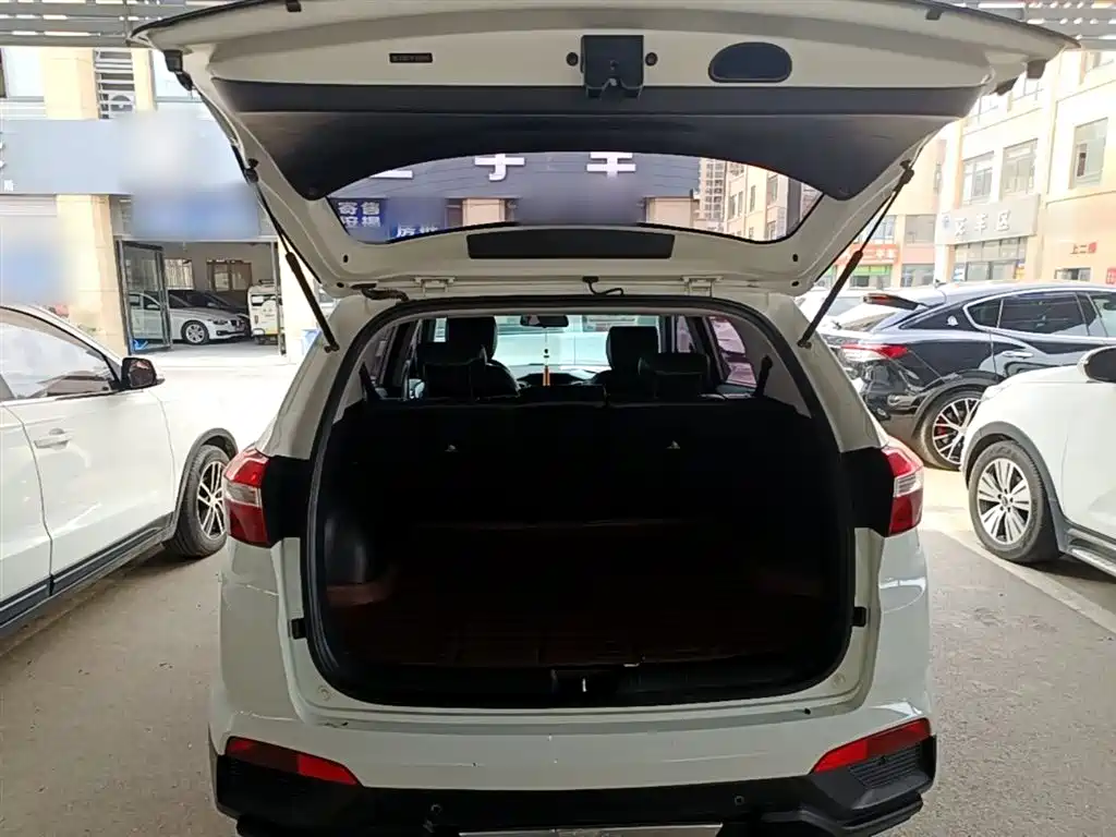 Hyundai ix25 2015 — фото 19
