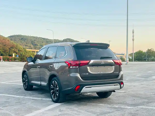 Mitsubishi Outlander 2020