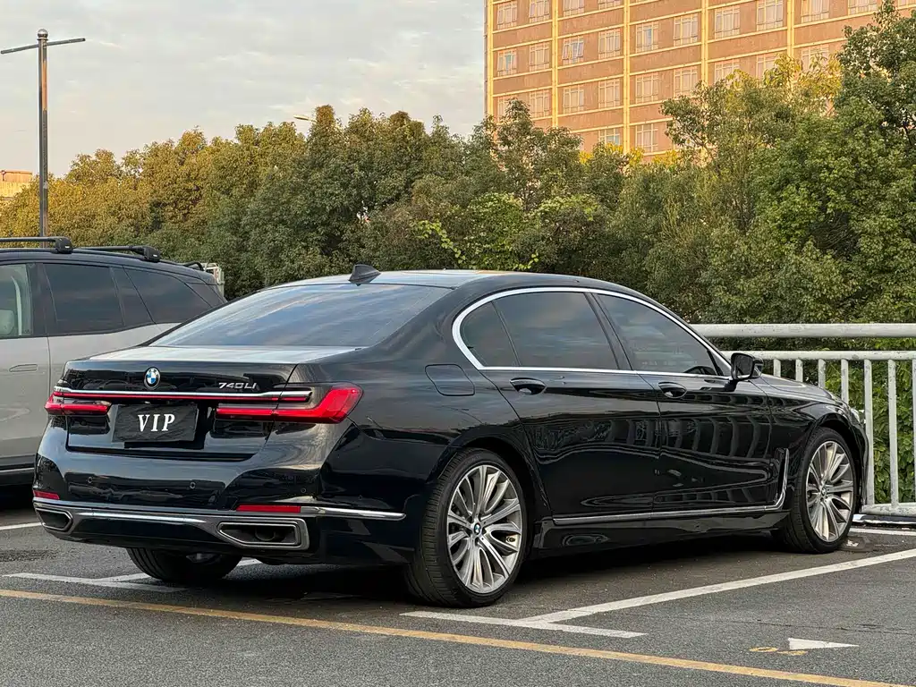BMW 7 Series 2016 — фото 7