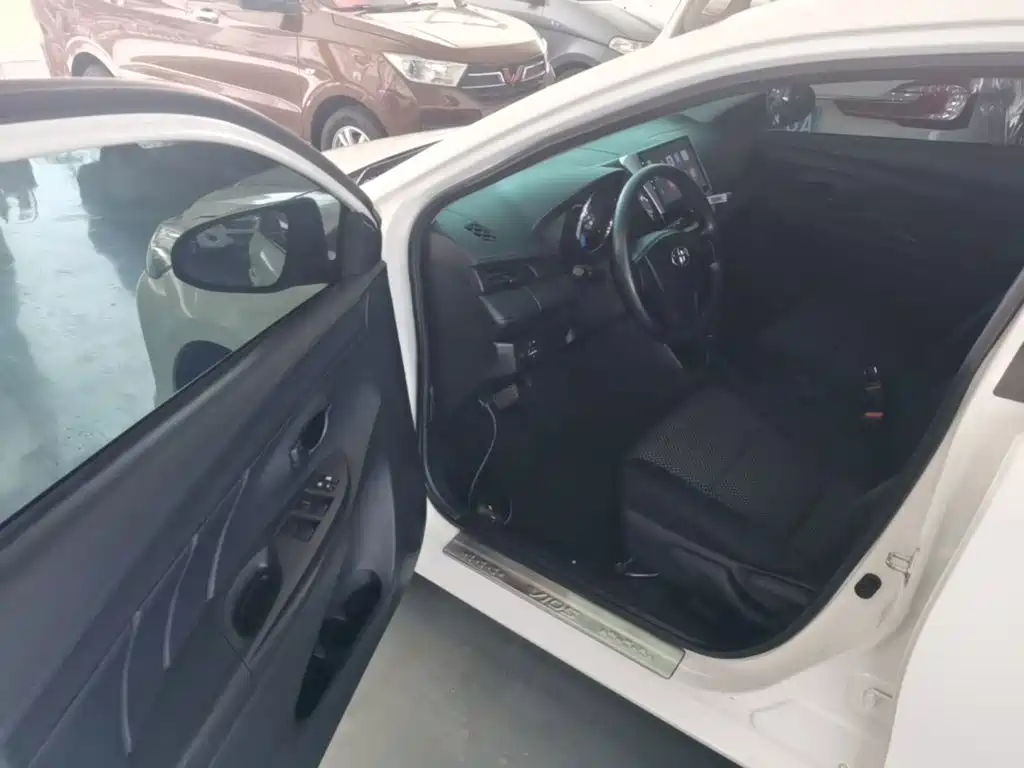 Toyota Vios 2017 — фото 16