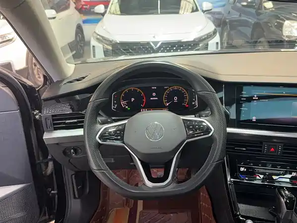Volkswagen Passat 2023