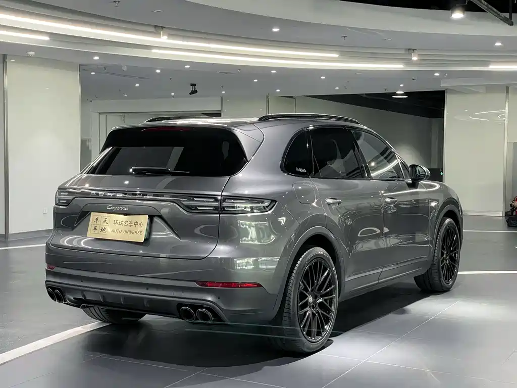 Porsche Cayenne Hybrid 2023 — фото 14