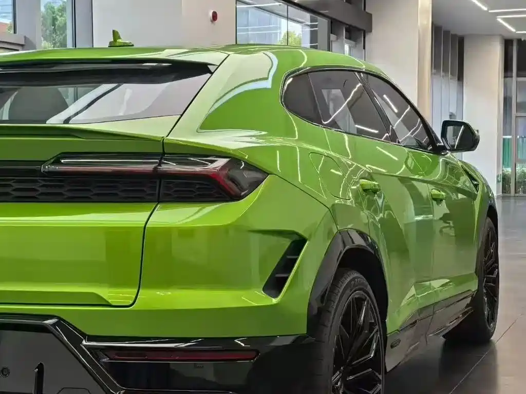 Lamborghini Urus SE — фото 7