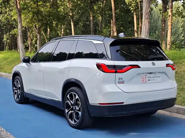 NIO ES8 2020