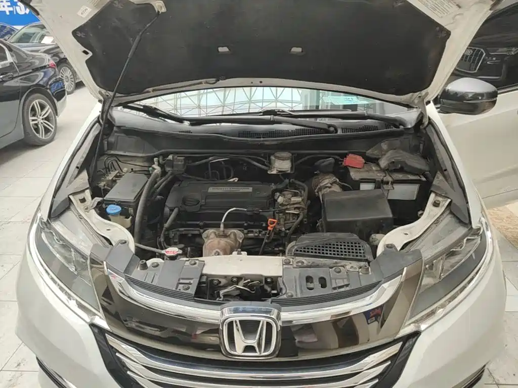 Honda Odyssey 2018 — фото 20