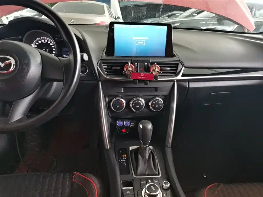 Mazda CX-4 2017 — фото 13