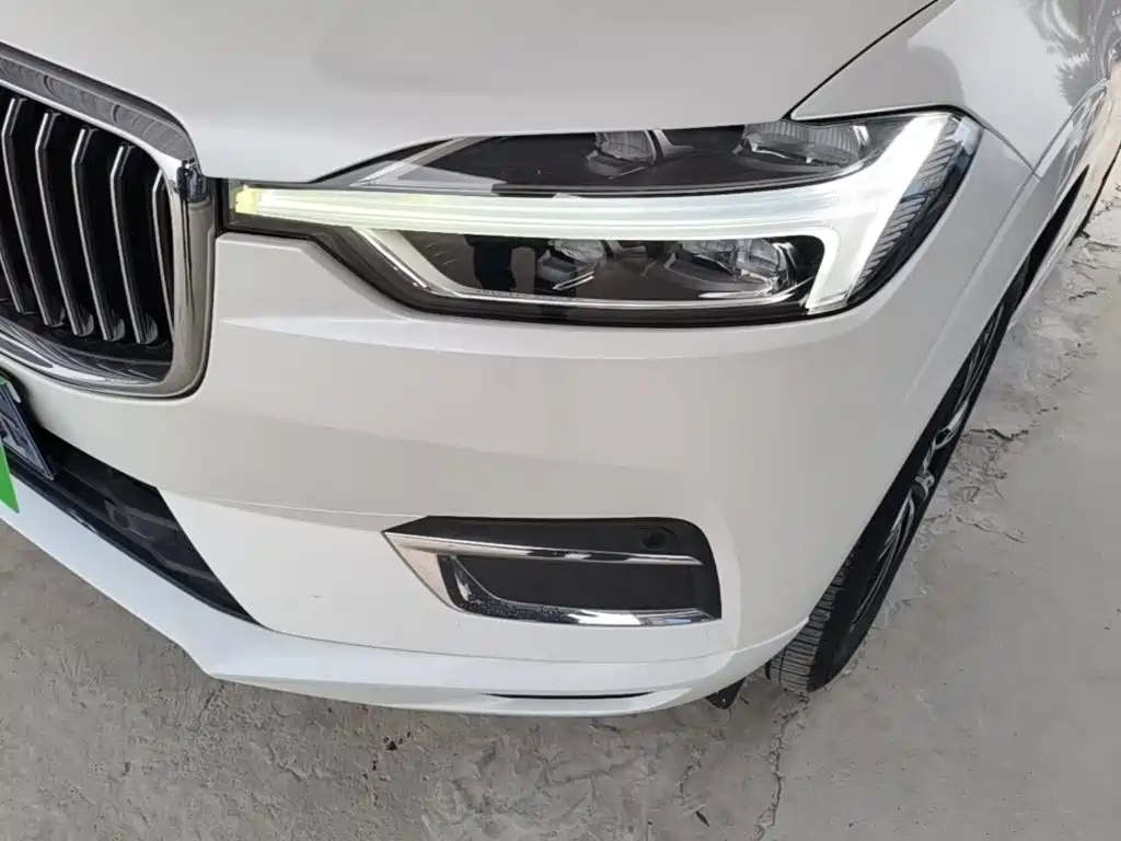 Volvo XC60 2019 — фото 24