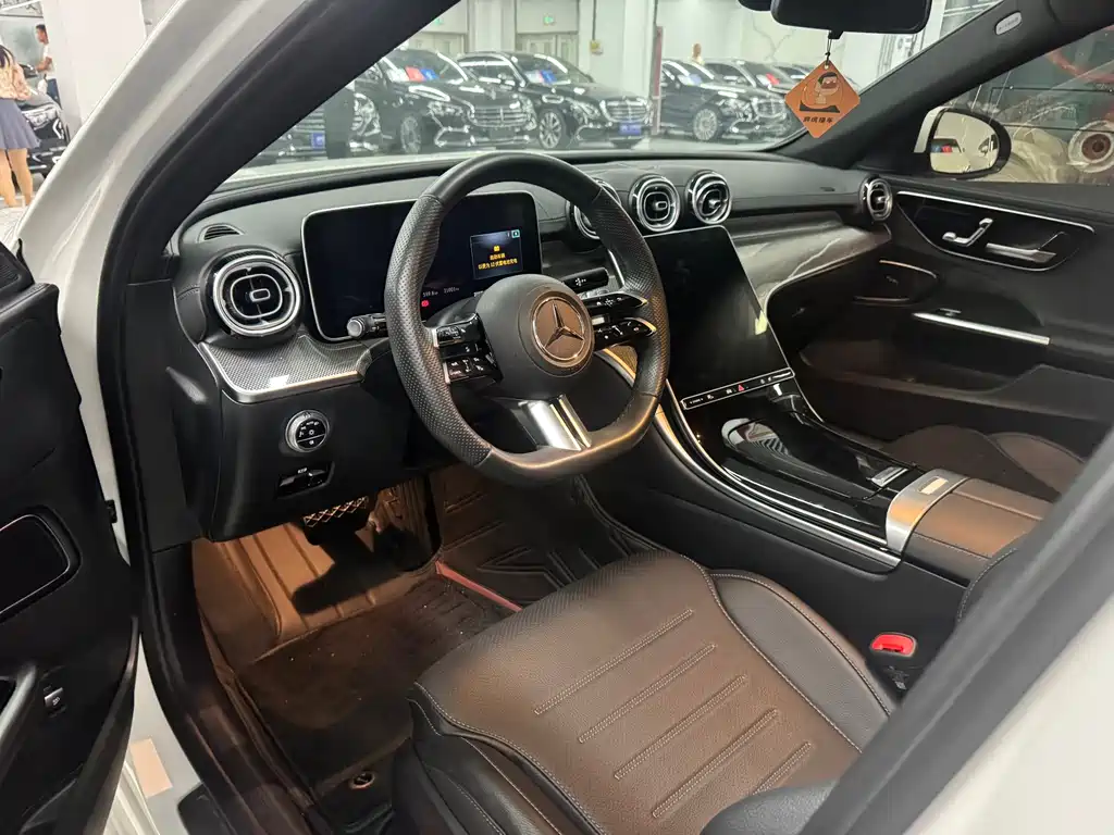 Mercedes-Benz C-Class 2023 — фото 2