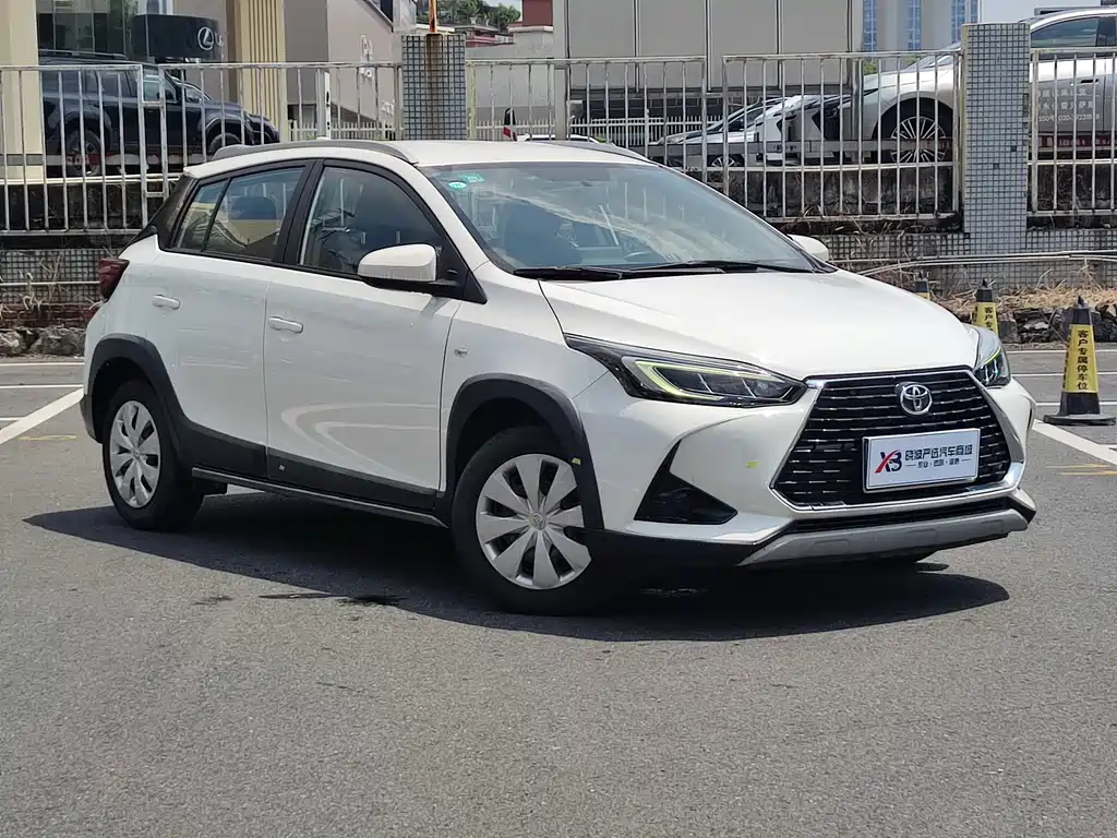 Toyota Yaris L 2021