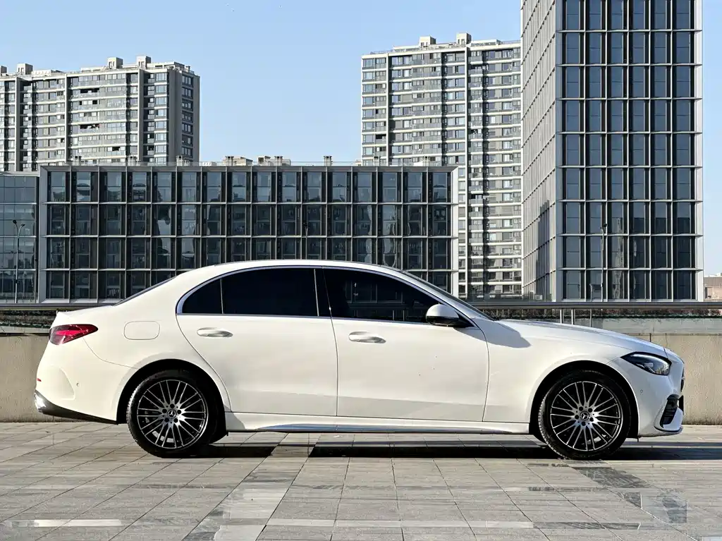 Mercedes-Benz C-Class 2025