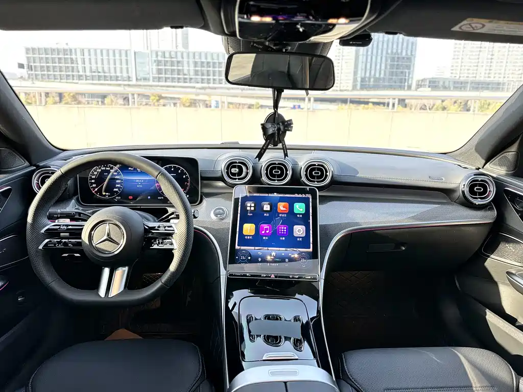 Mercedes-Benz C-Class 2025